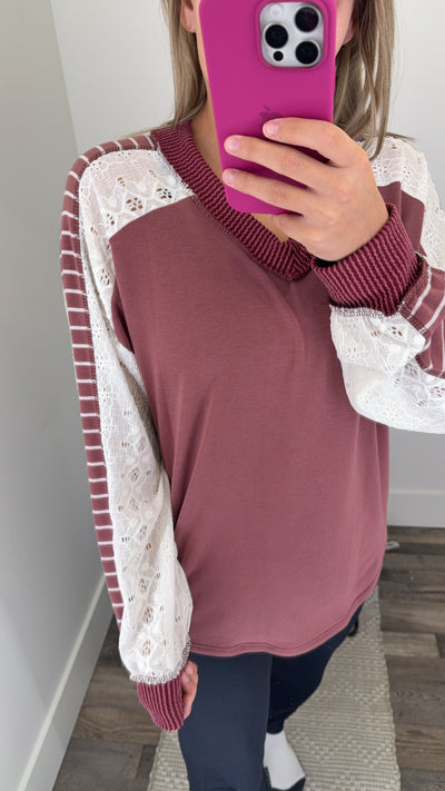 Lace Contrast V-Neck Pullover Top