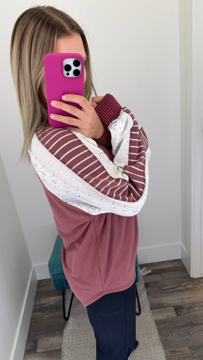 Lace Contrast V-Neck Pullover Top